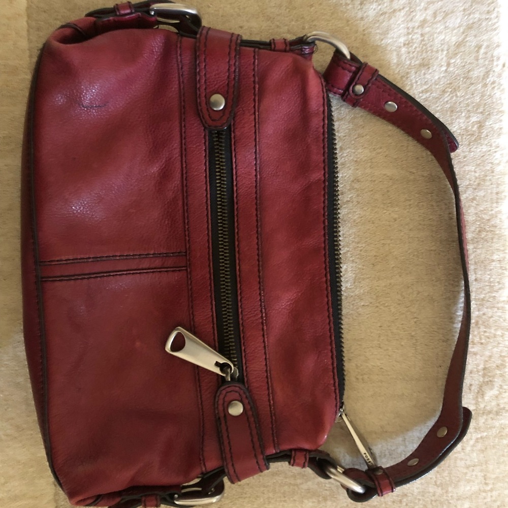 Fossil shoulder bag. In great condition.